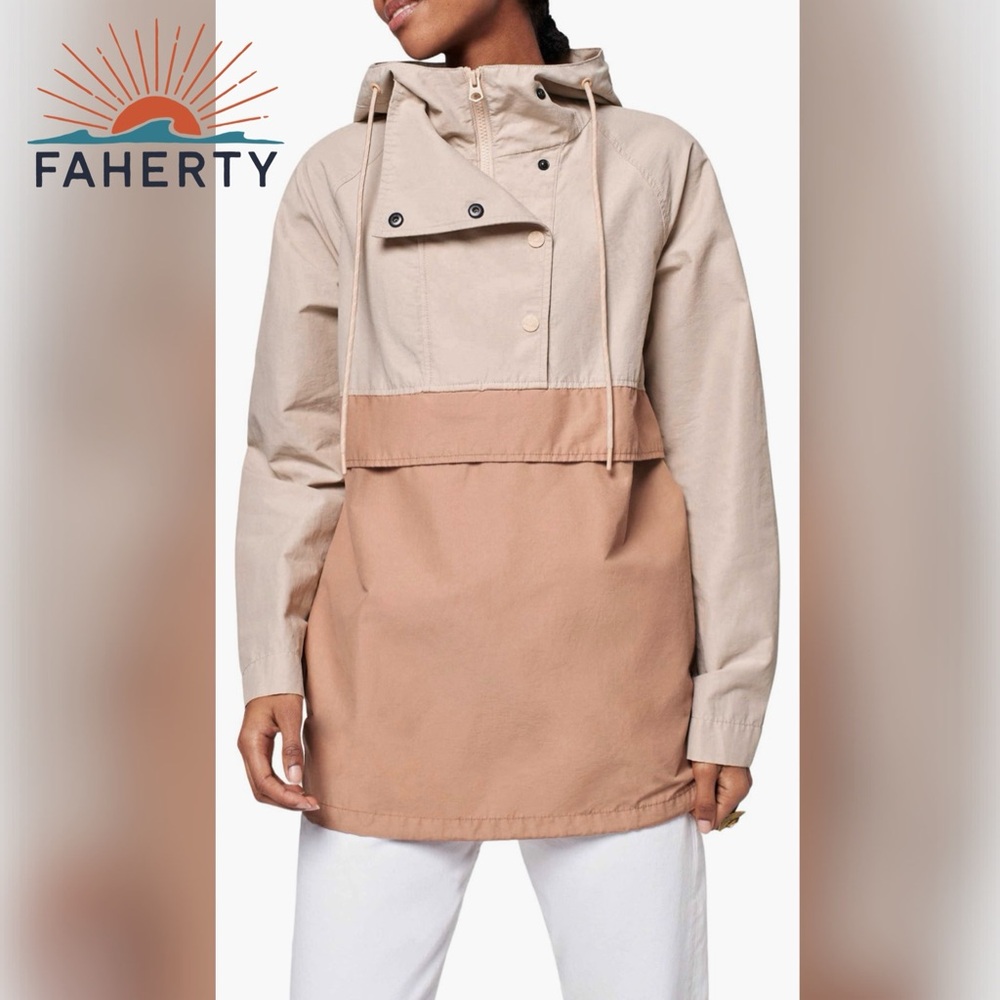 Faherty Women's Tan and Cream Day Trek Organic Cotton Blend Anorak Jacket